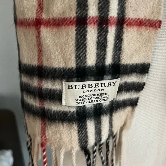 Authentic kids, Burberry scarf - Picture 2 of 6